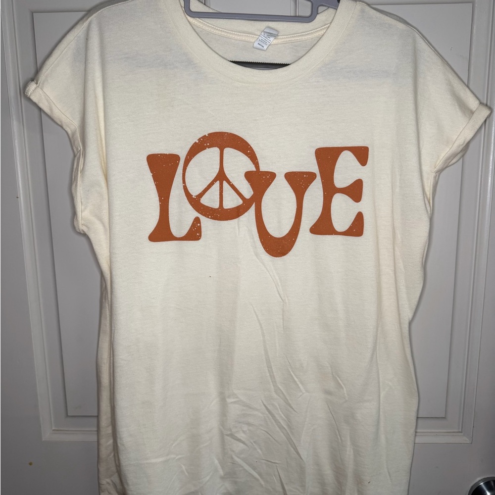 Cream T-Shirt with Orange Love Graphic size large